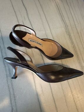 Iconic Manolo Blahnik Carolyn CBK Leather Slingback Pumps 37.5